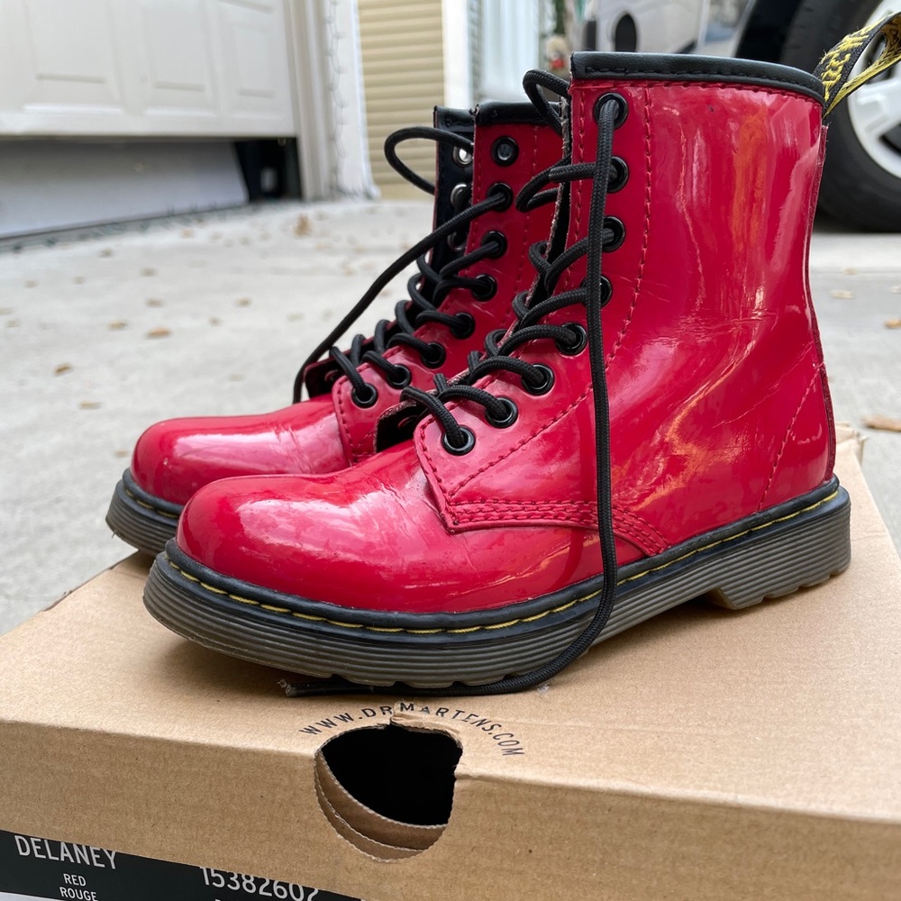 Kids Dr Marten 8 eye boot - US size 11